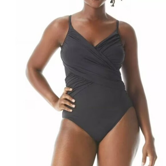 Coco Reef Contours NWT Women's 10 34 C/D Bra Sized Sterling One Piece Swimsuit - Picture 1 of 5